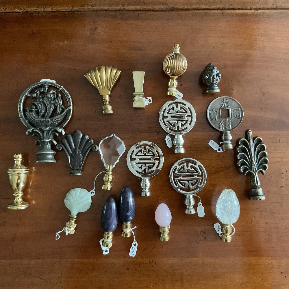 Collection of 18 lamp finials
